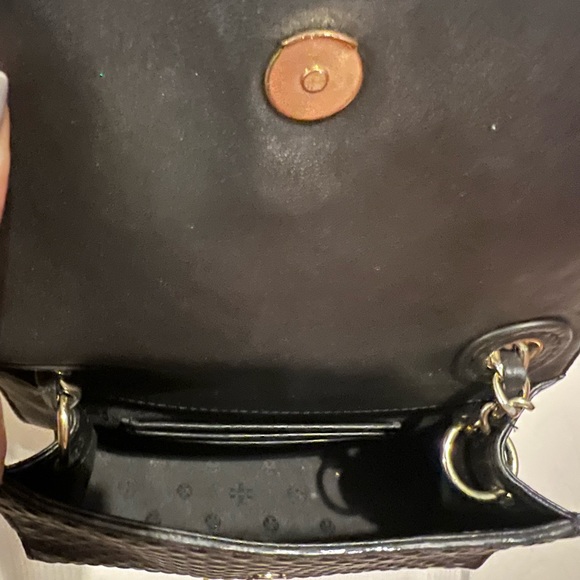 ***TORY BURCH BLACK CROSSBODY*** - Picture 4 of 5